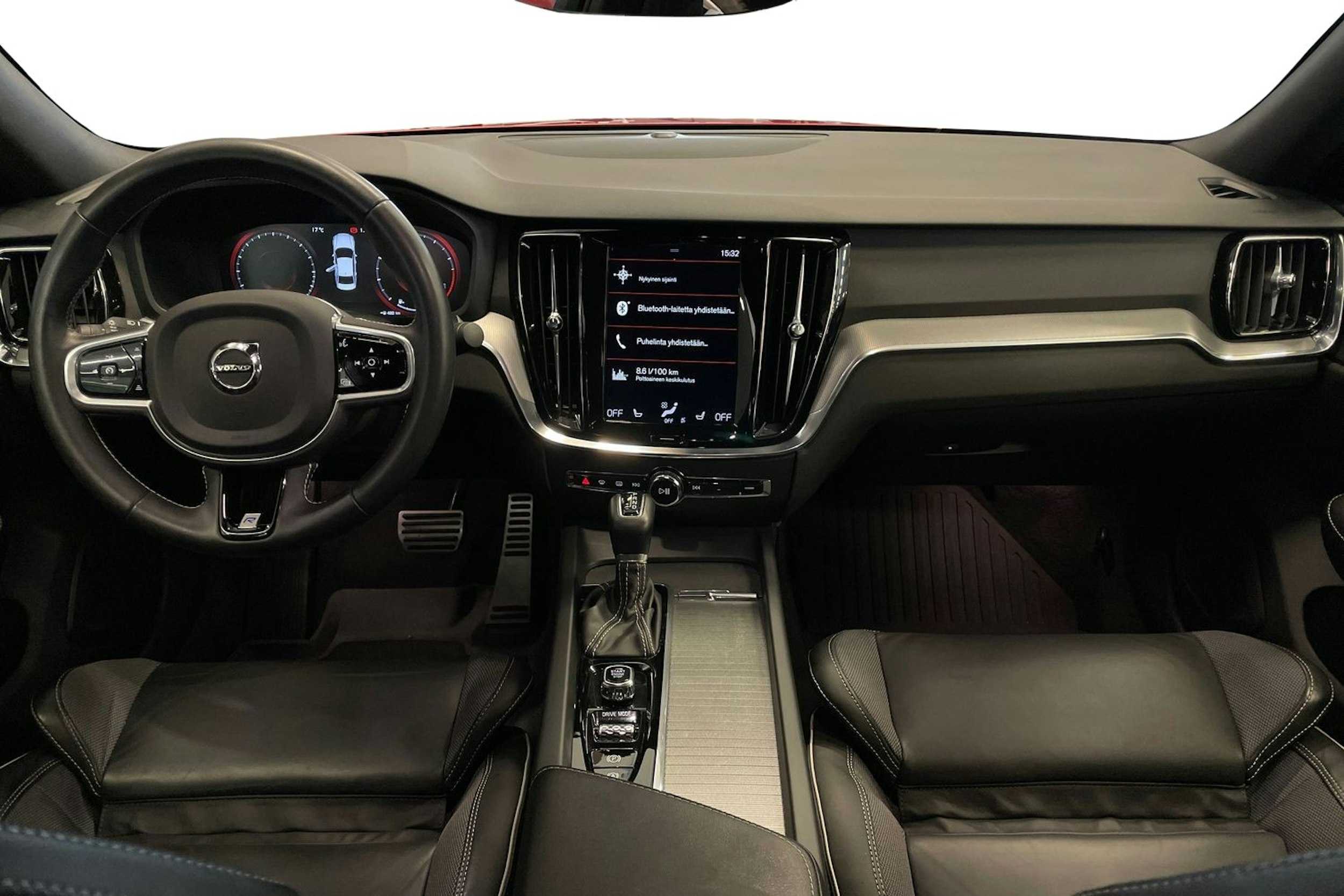 punainen Volvo S60 2020 kuva 7.