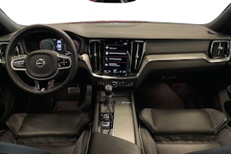 punainen Volvo S60 2020 kuva 7.