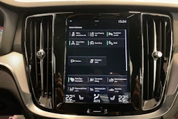 punainen Volvo S60 2020 kuva 20.