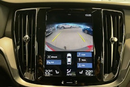 punainen Volvo S60 2020 kuva 22.