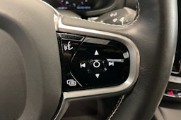 punainen Volvo S60 2020 kuva 24.