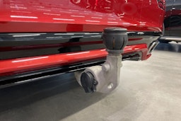 punainen Volvo S60 2020 kuva 26.