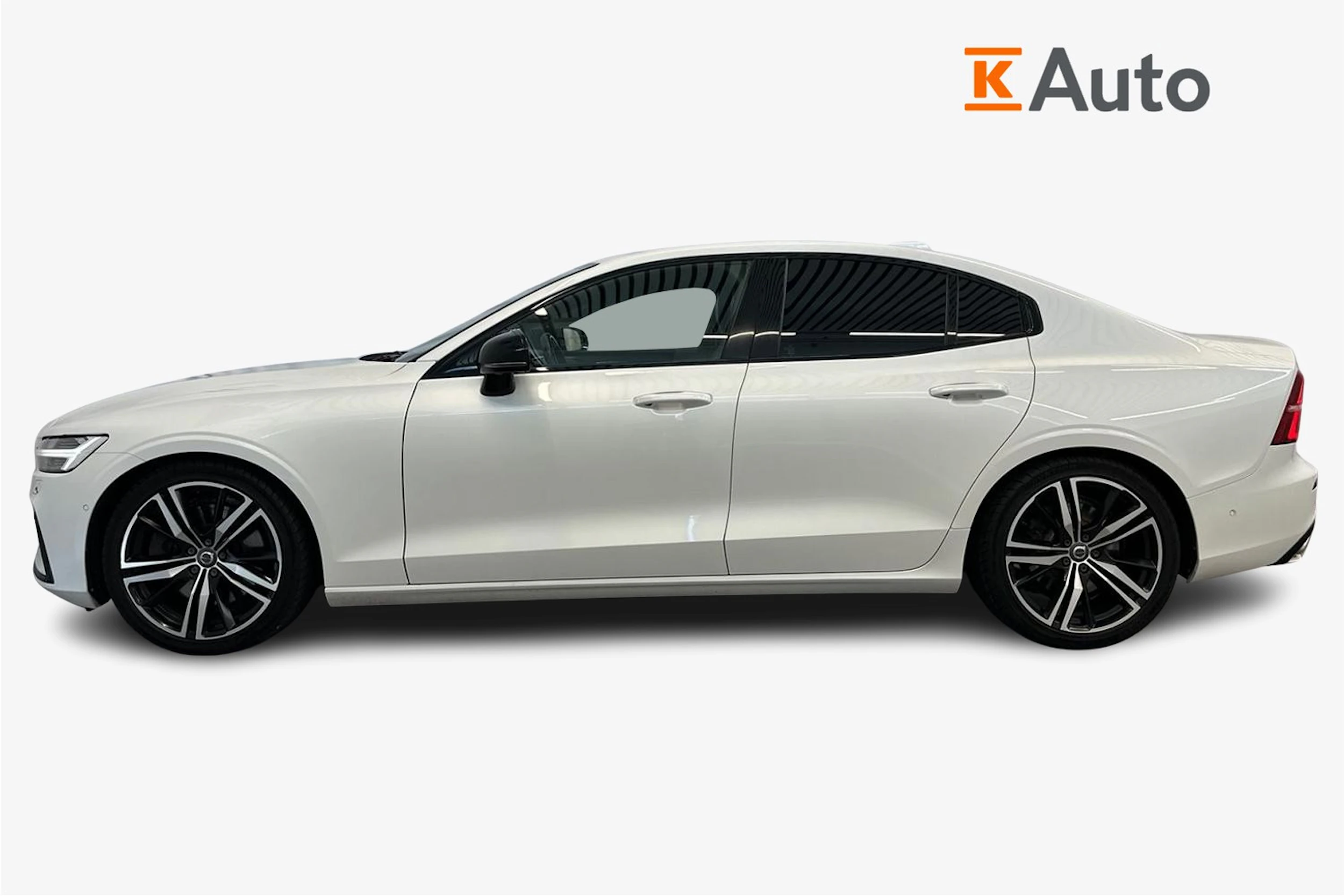 valkoinen Volvo S60 2020 kuva 5.