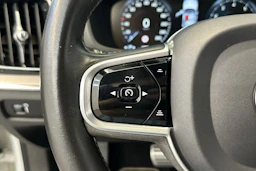 valkoinen Volvo S60 2020 kuva 17.