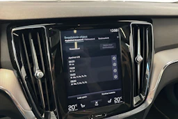 valkoinen Volvo S60 2020 kuva 23.