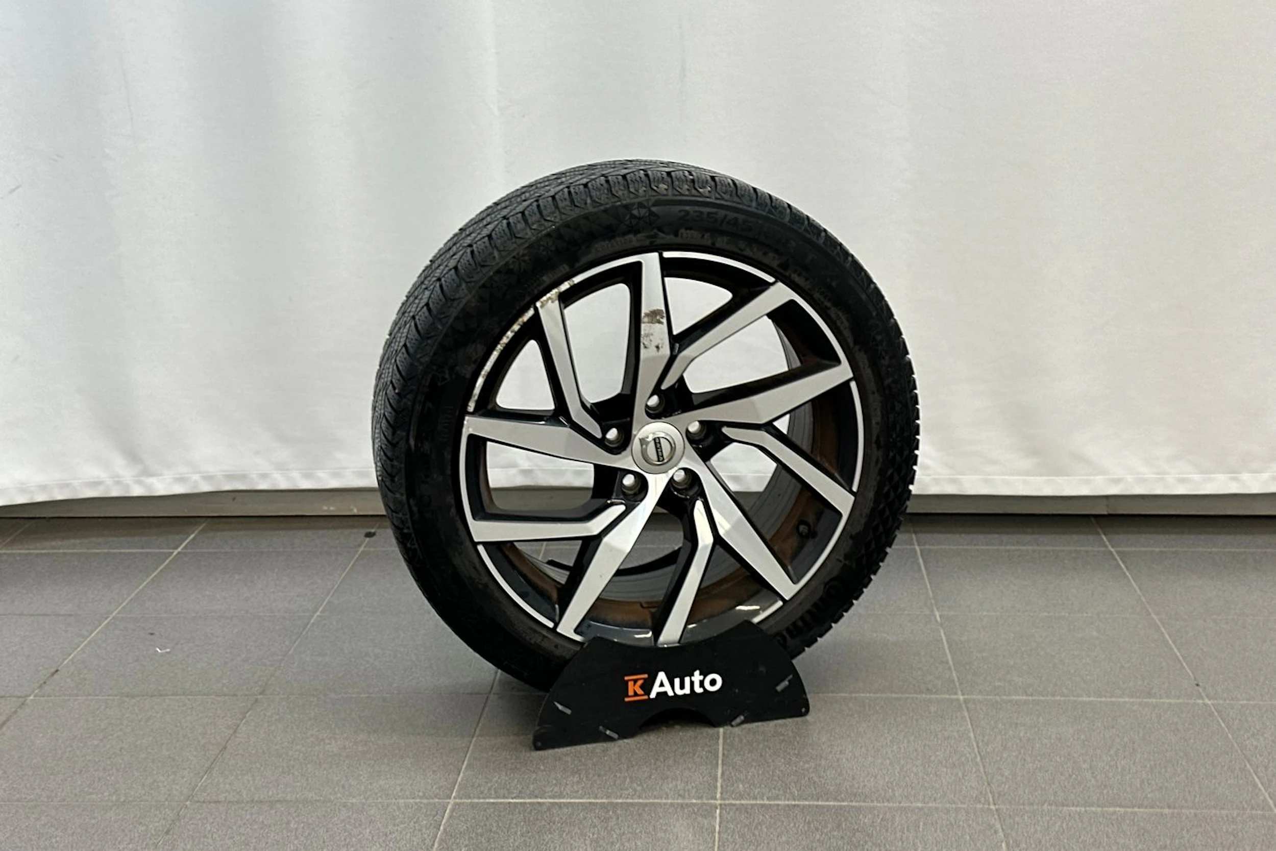 valkoinen Volvo S60 2020 kuva 31.