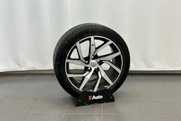 valkoinen Volvo S60 2020 kuva 31.