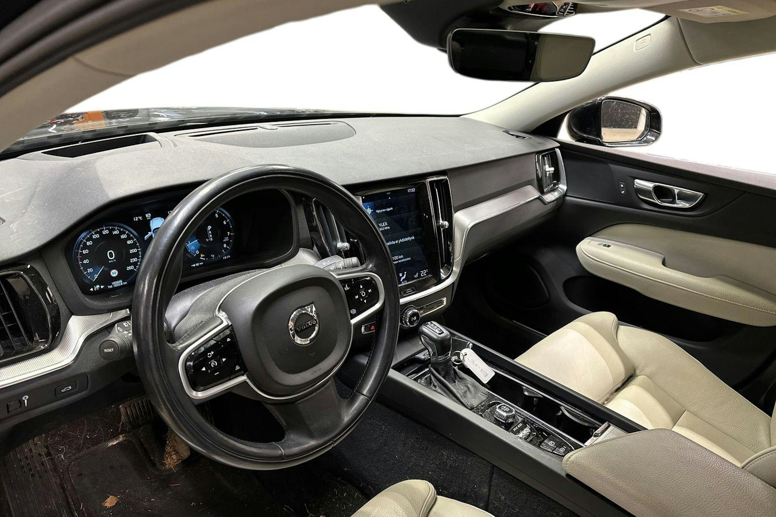 musta Volvo S60 2020 kuva 3.