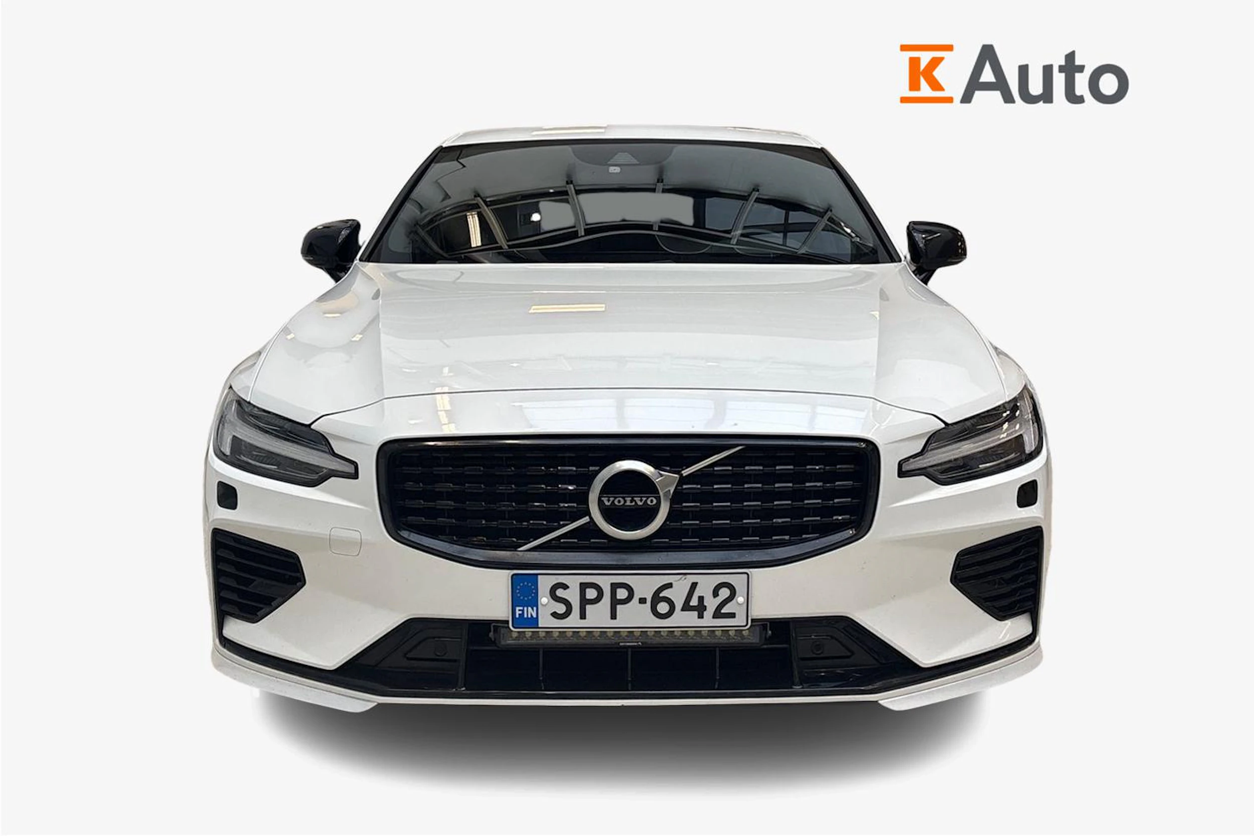 valkoinen Volvo S60 2020 kuva 5.