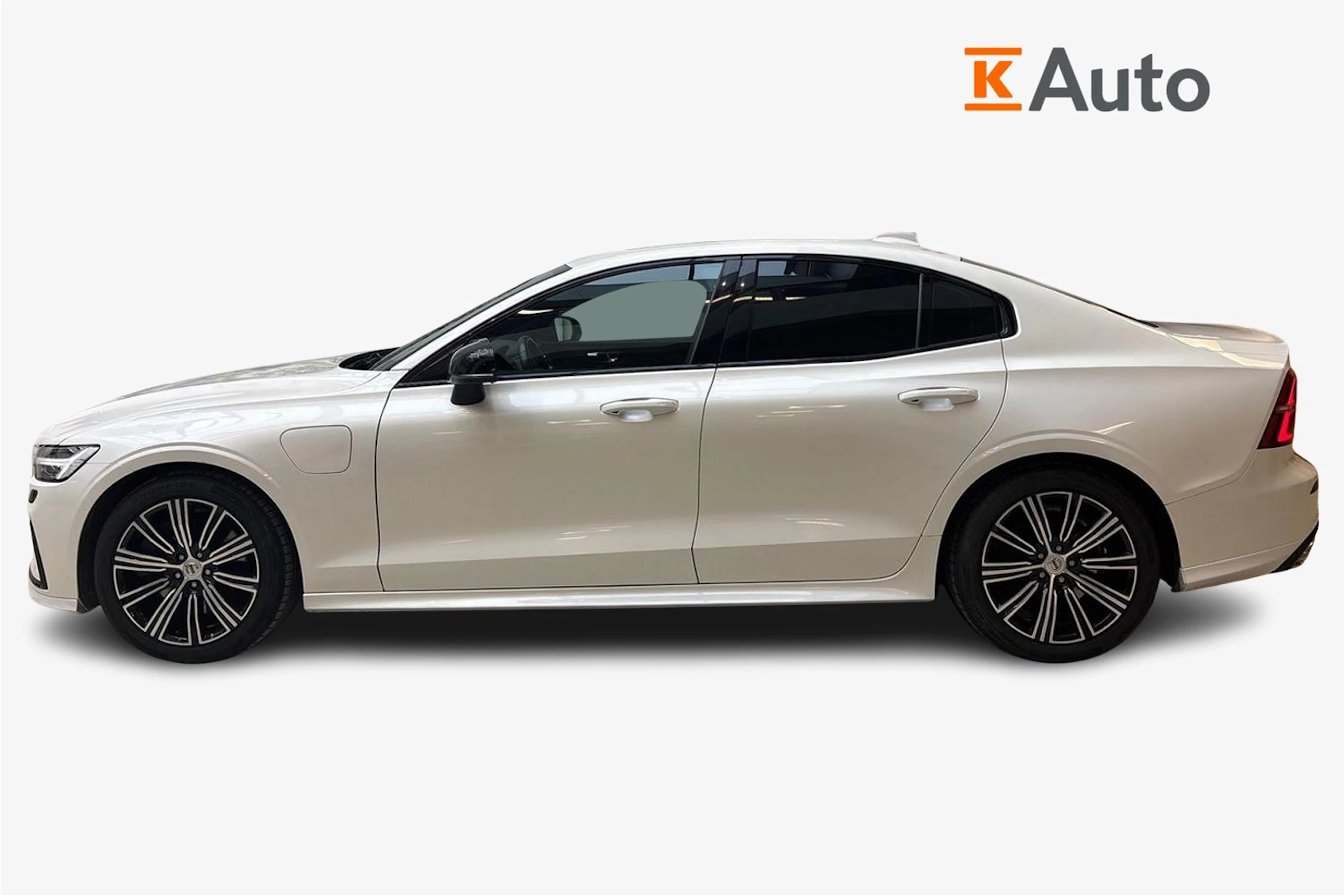valkoinen Volvo S60 2020 kuva 7.