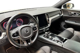 valkoinen Volvo S60 2020 kuva 8.