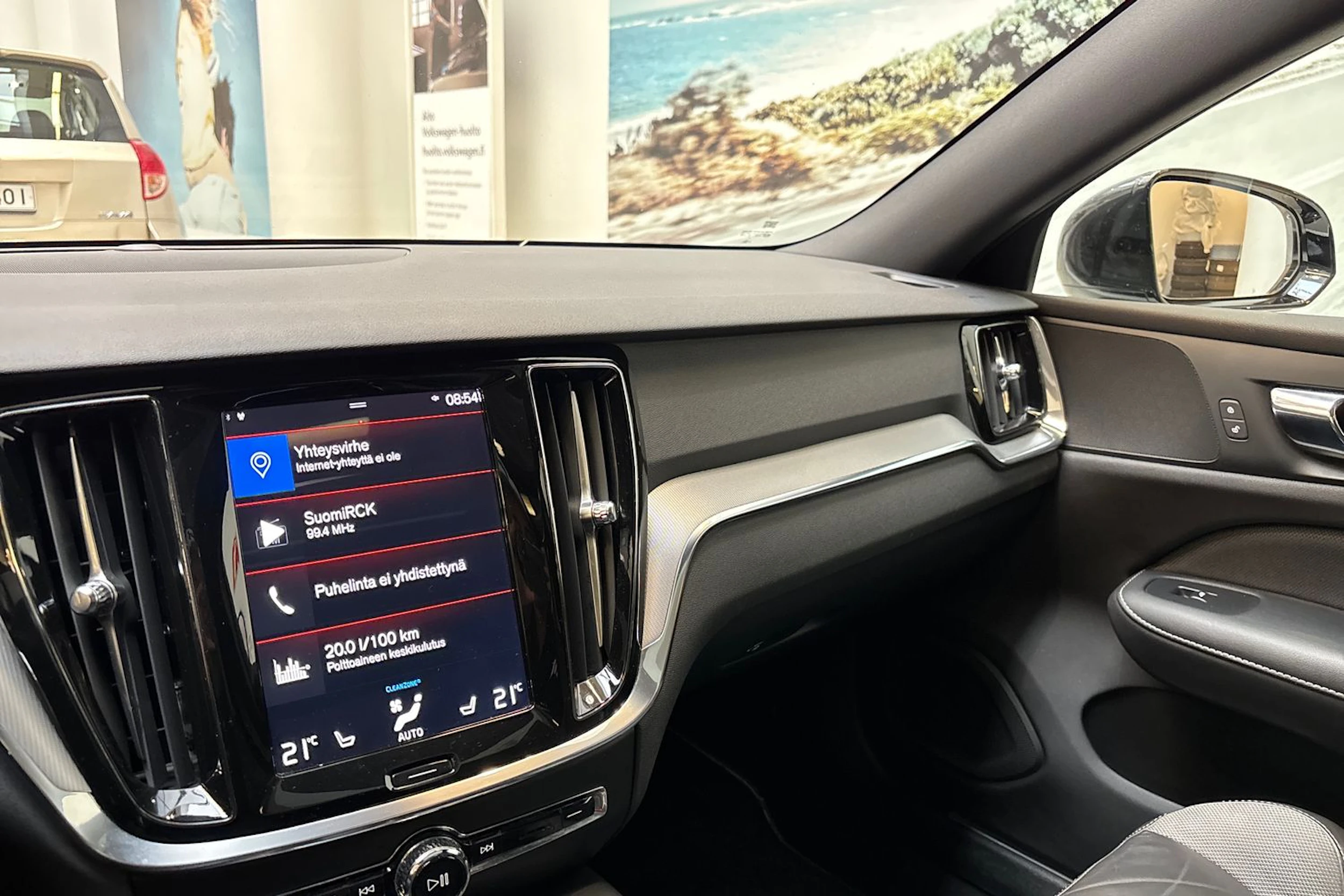 valkoinen Volvo S60 2020 kuva 25.