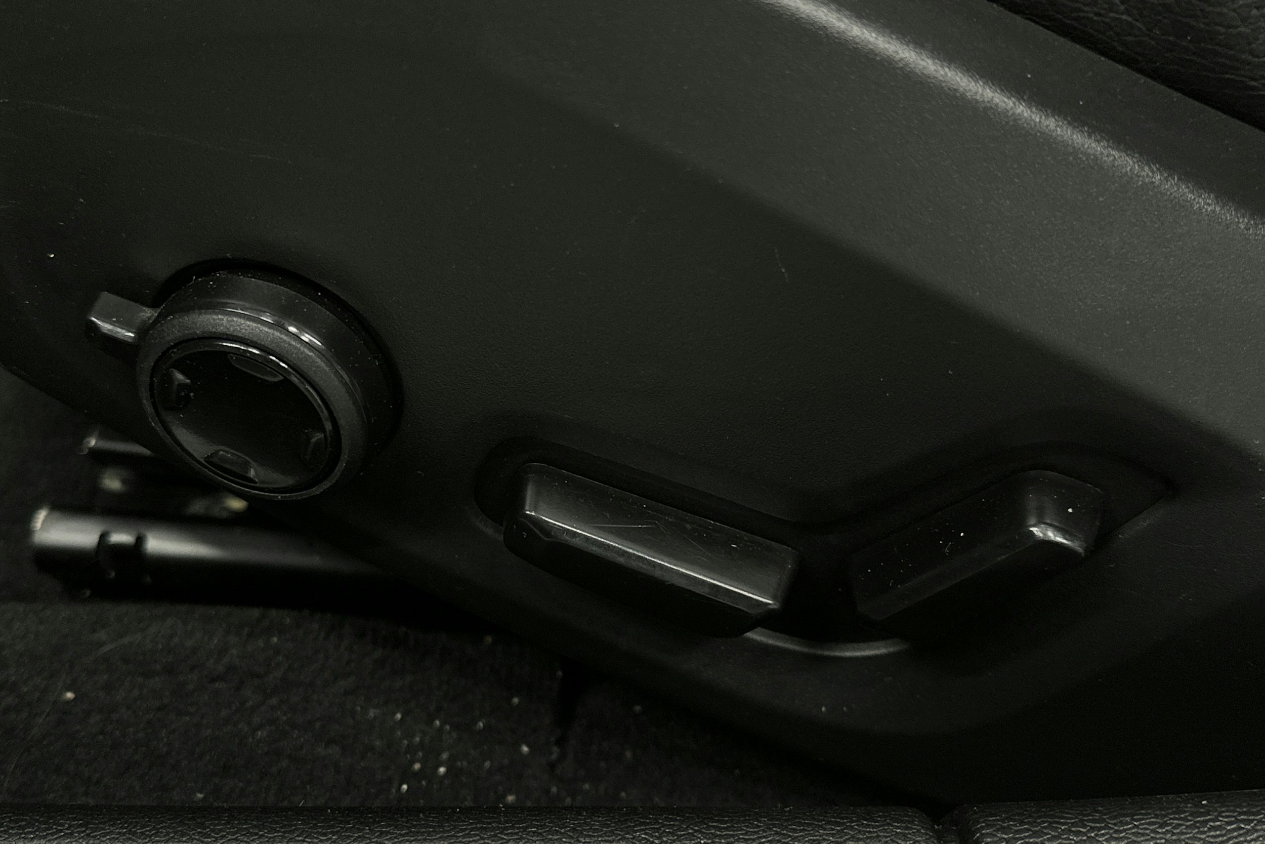 harmaa Volvo S60 2020 kuva 18.