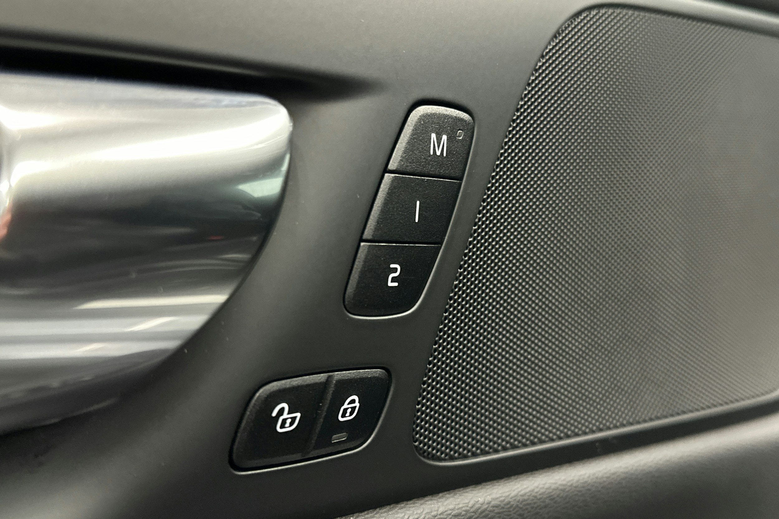 harmaa Volvo S60 2020 kuva 19.