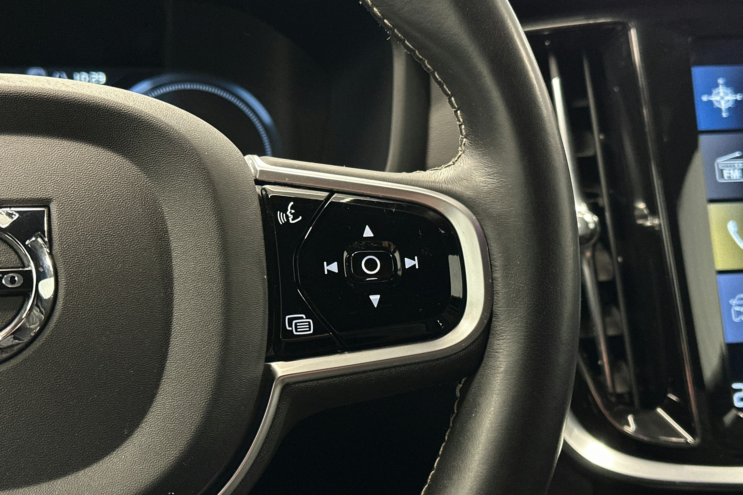 harmaa Volvo S60 2020 kuva 22.