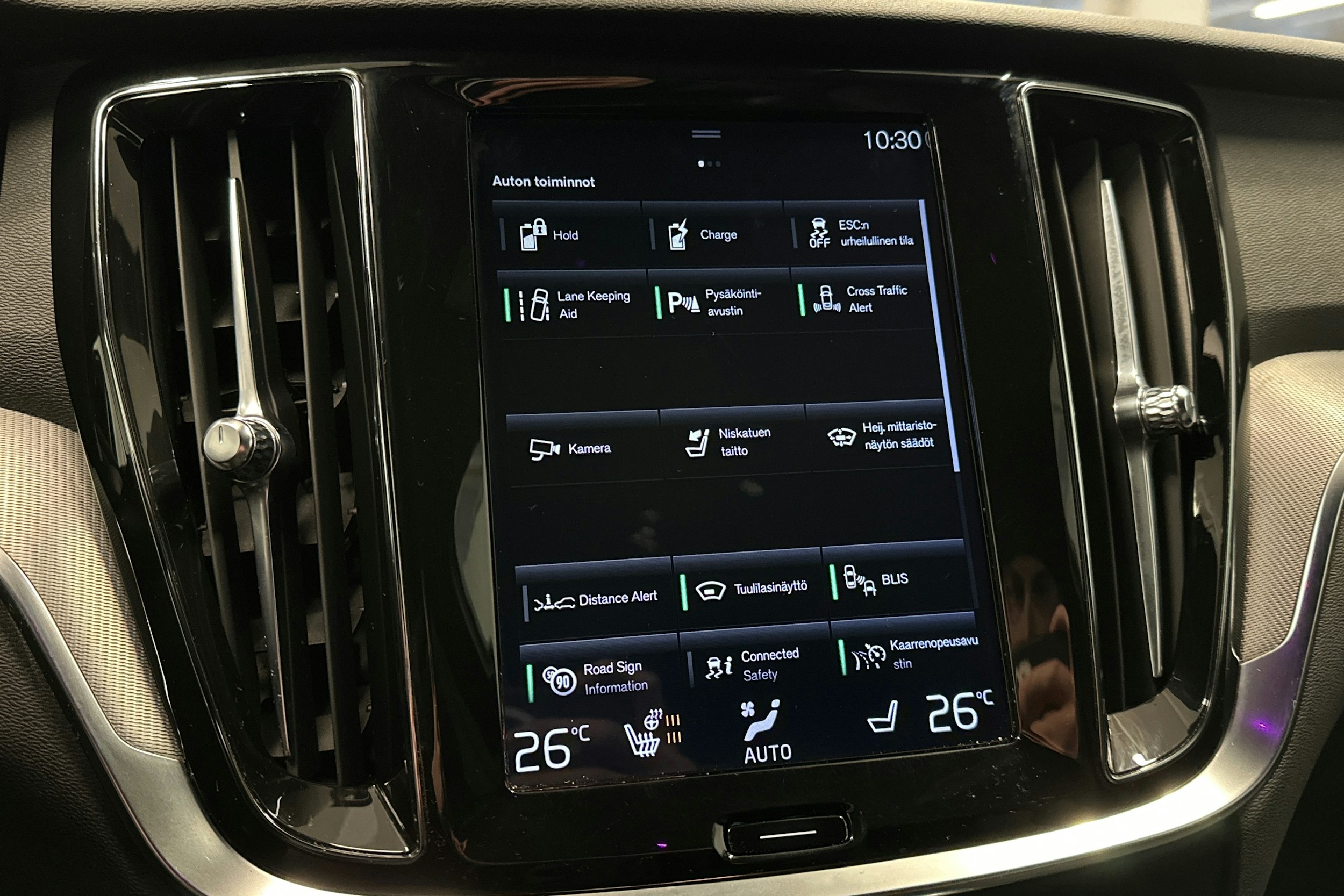 harmaa Volvo S60 2020 kuva 27.