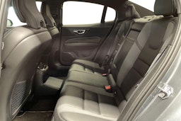 Harmaa Volvo S60 2020 kuva 8.