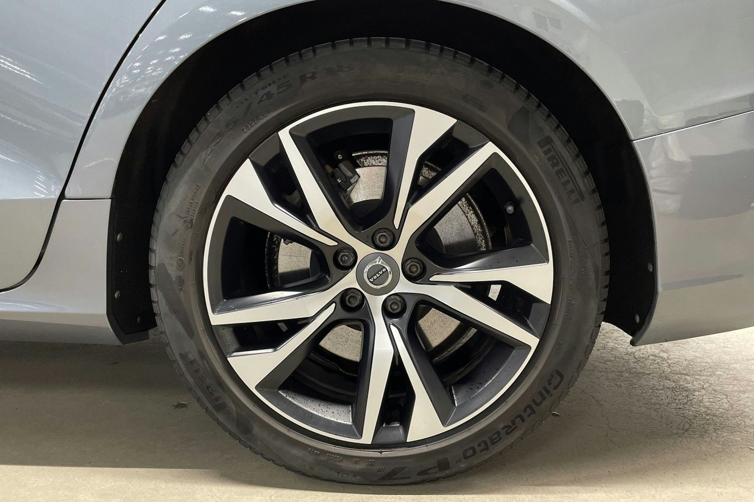 Harmaa Volvo S60 2020 kuva 10.