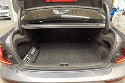 Harmaa Volvo S60 2020 kuva 12.