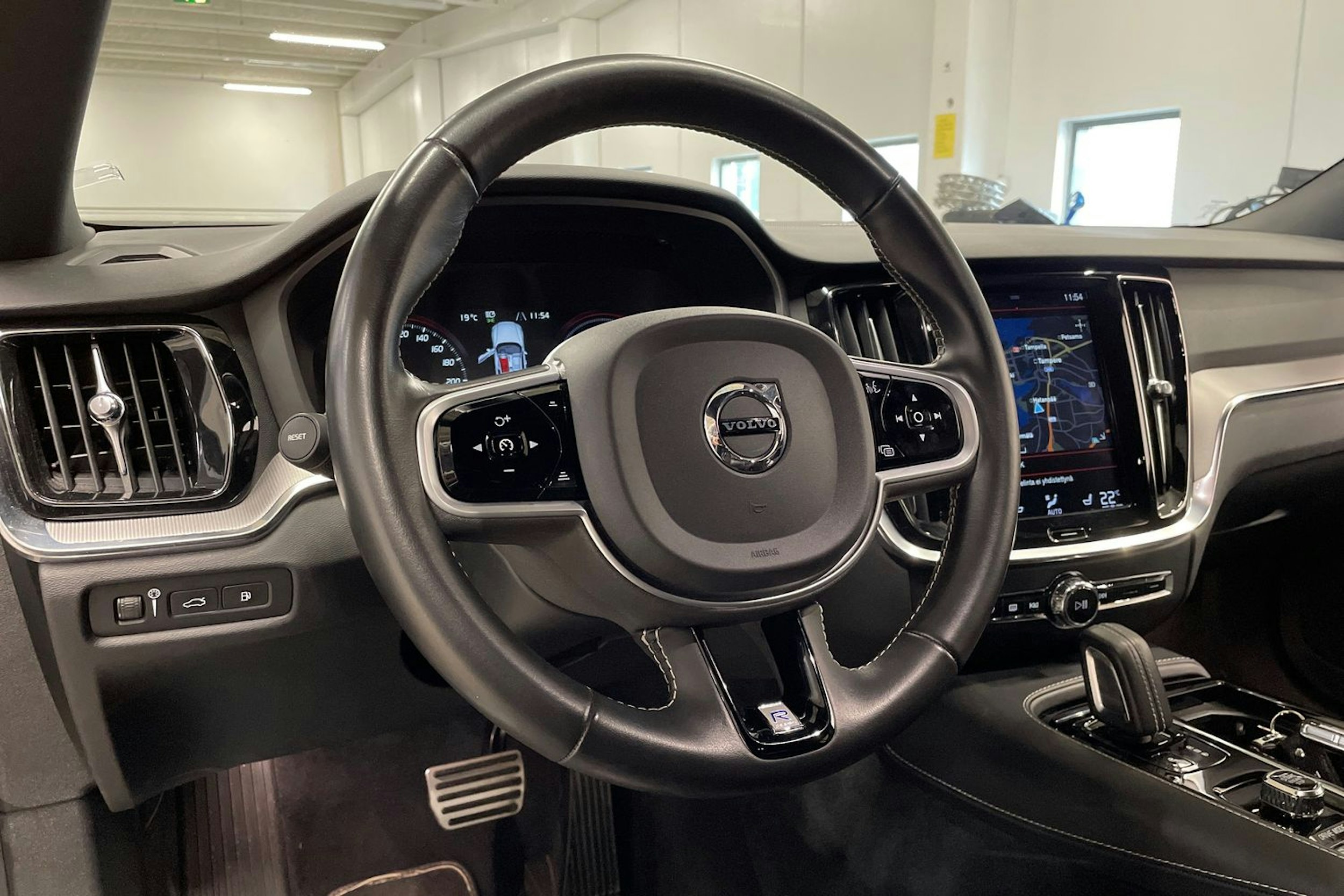 Harmaa Volvo S60 2020 kuva 25.