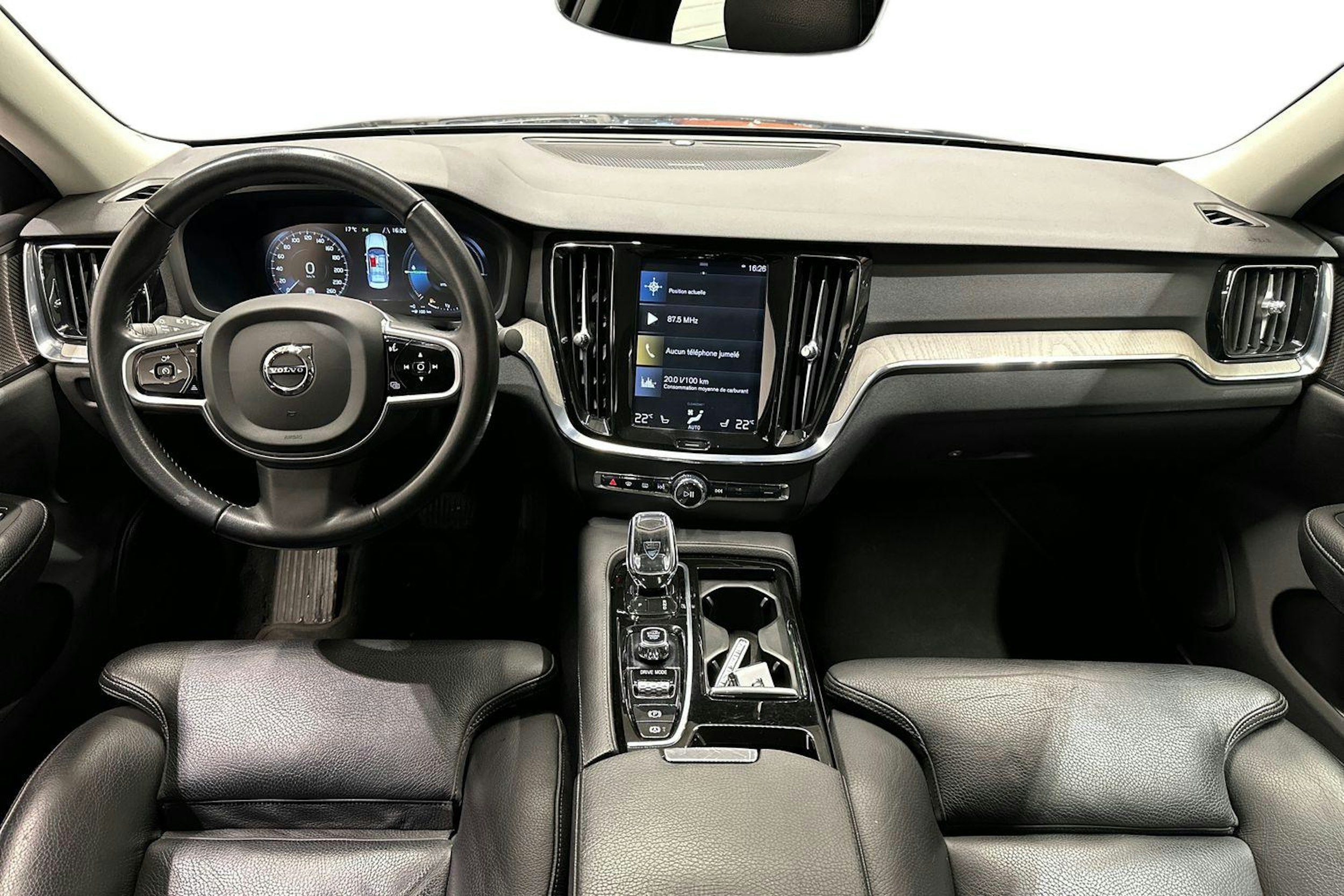 harmaa Volvo S60 2020 kuva 9.