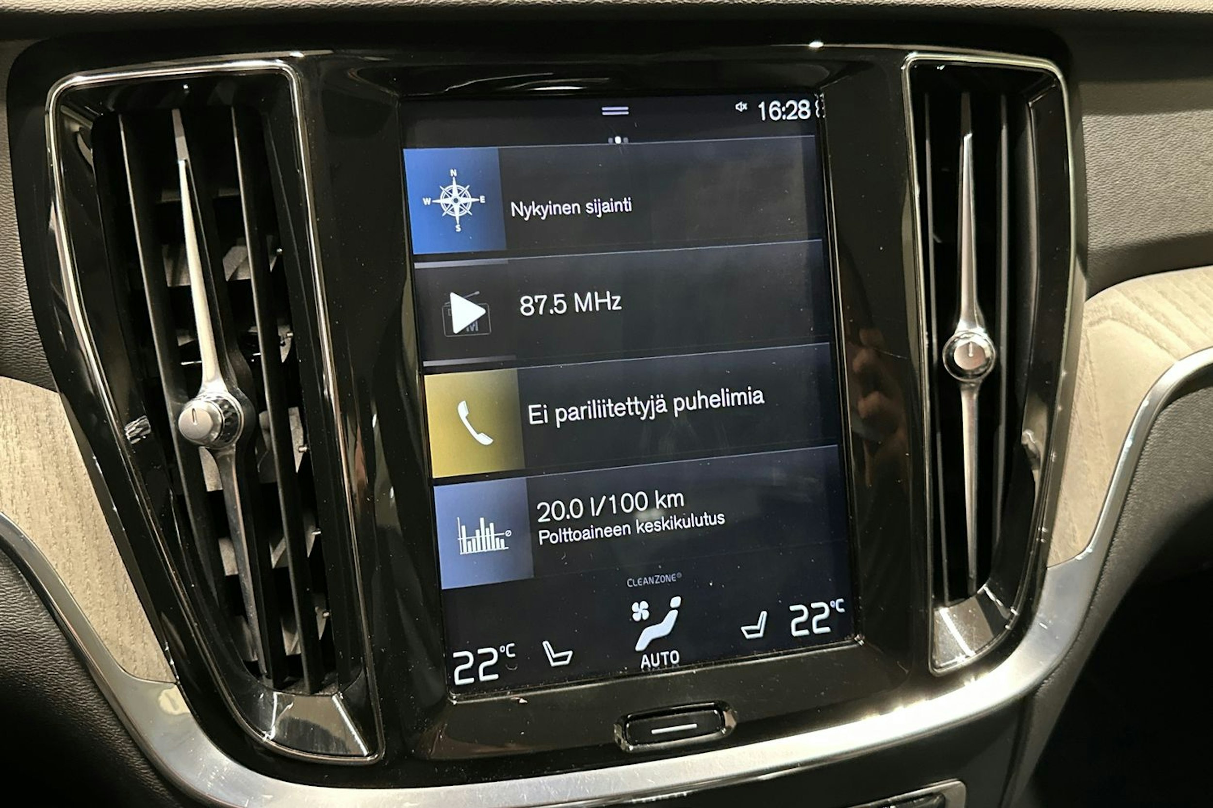 harmaa Volvo S60 2020 kuva 14.