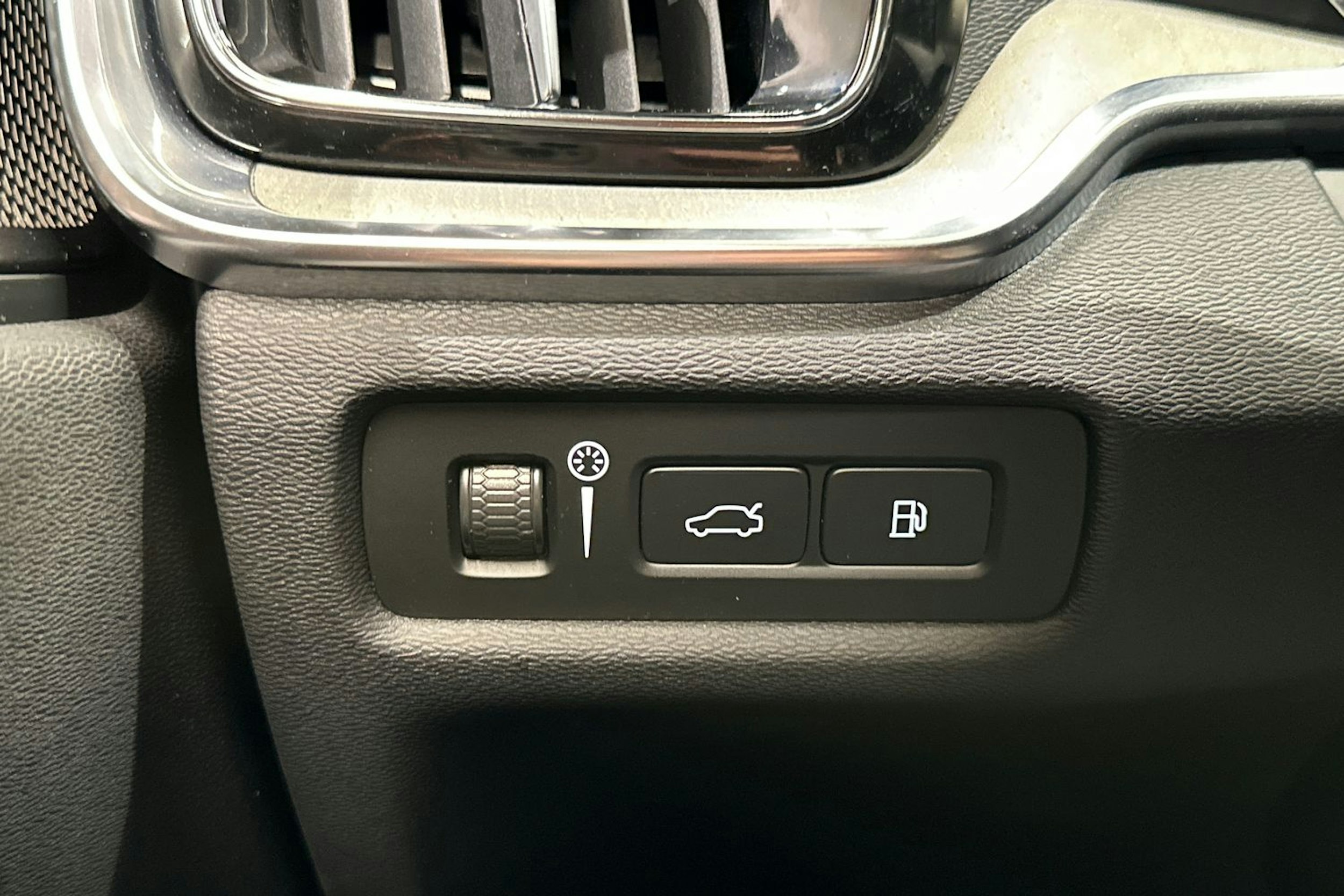 harmaa Volvo S60 2020 kuva 18.