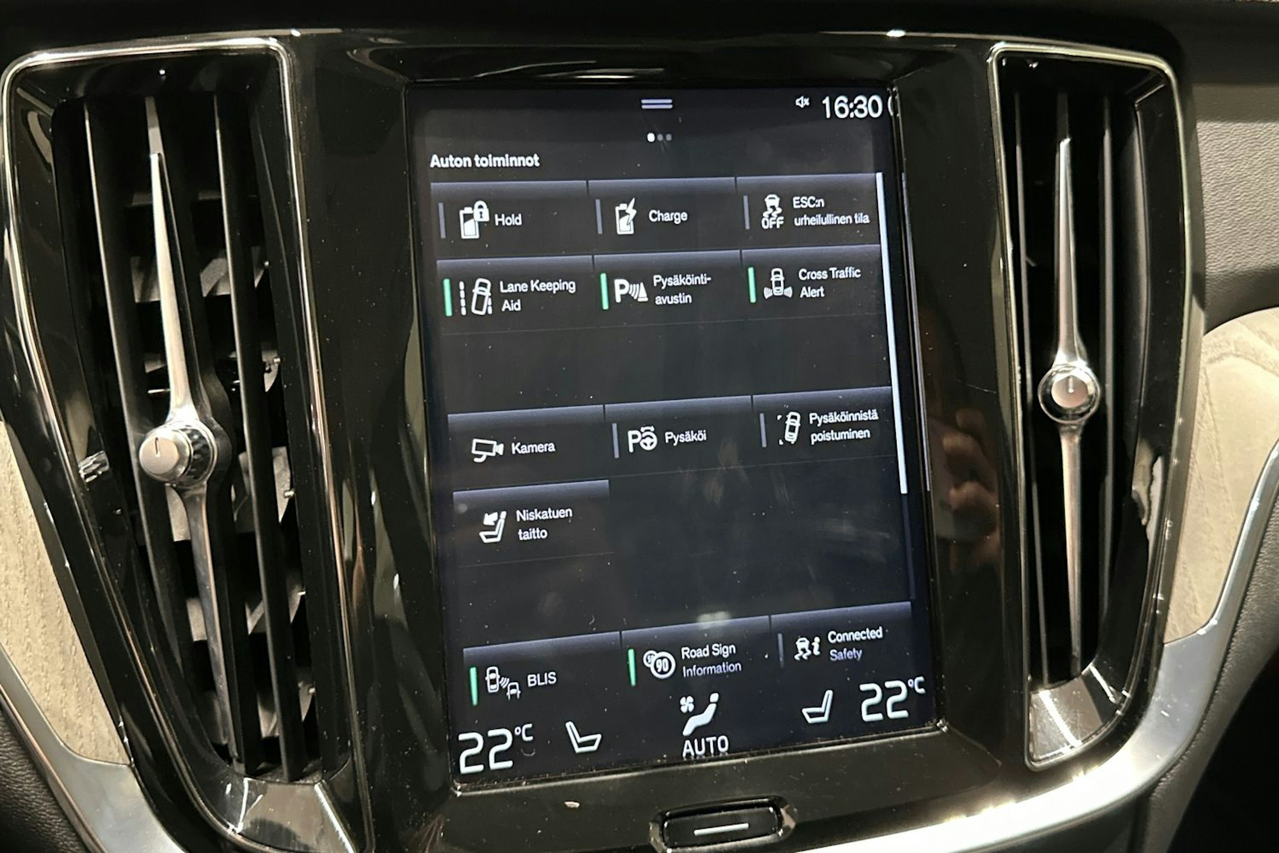 harmaa Volvo S60 2020 kuva 21.