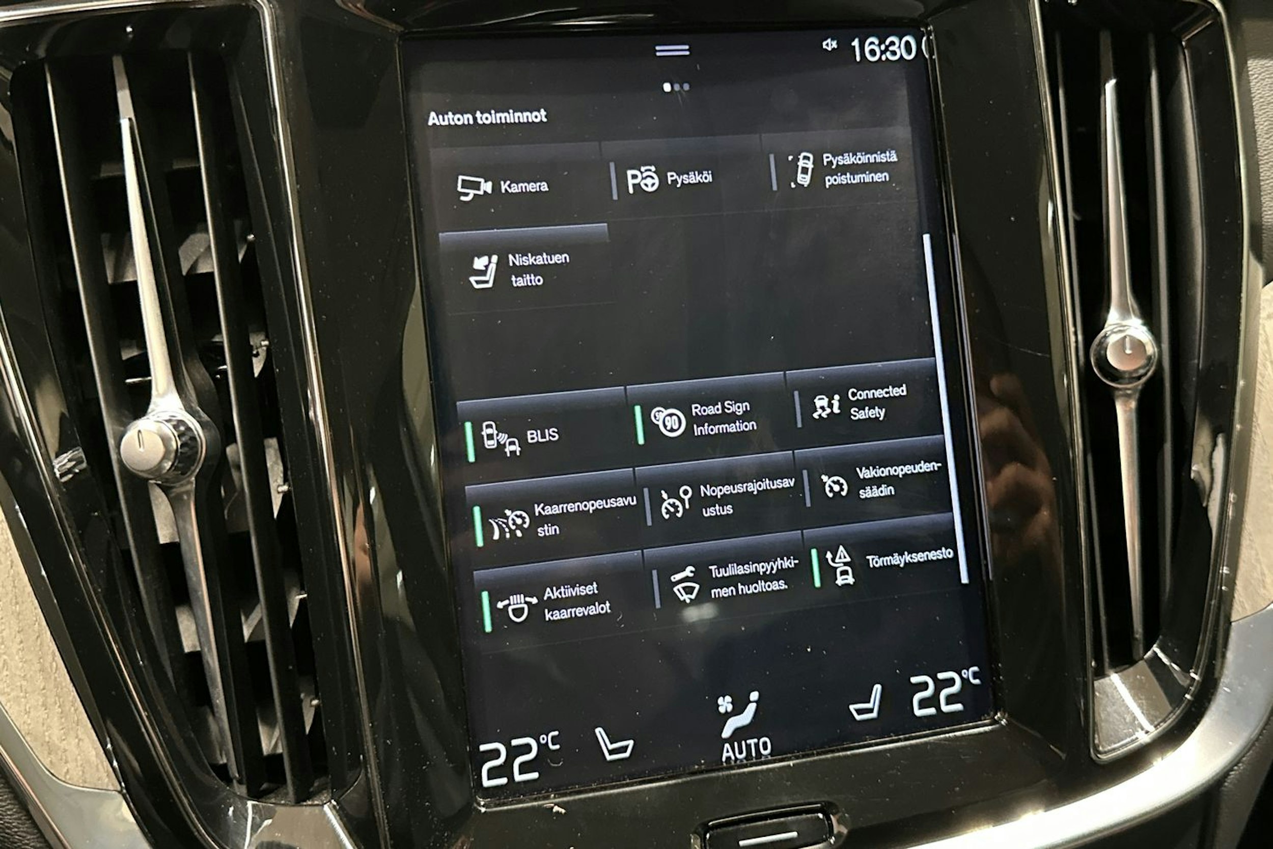 harmaa Volvo S60 2020 kuva 22.