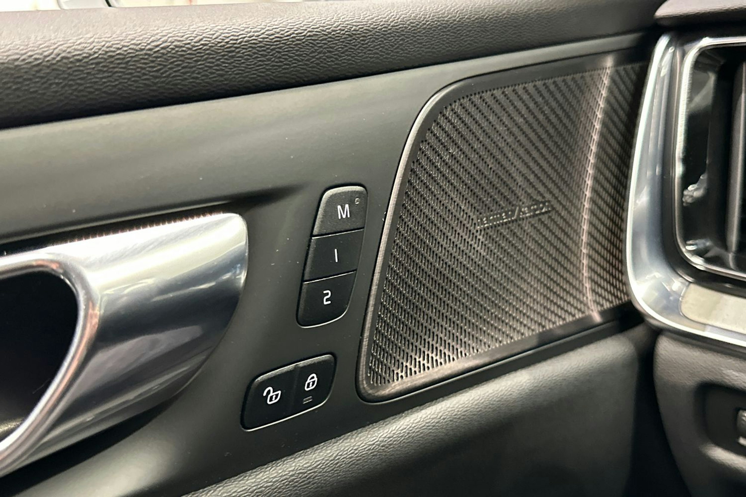 harmaa Volvo S60 2020 kuva 24.