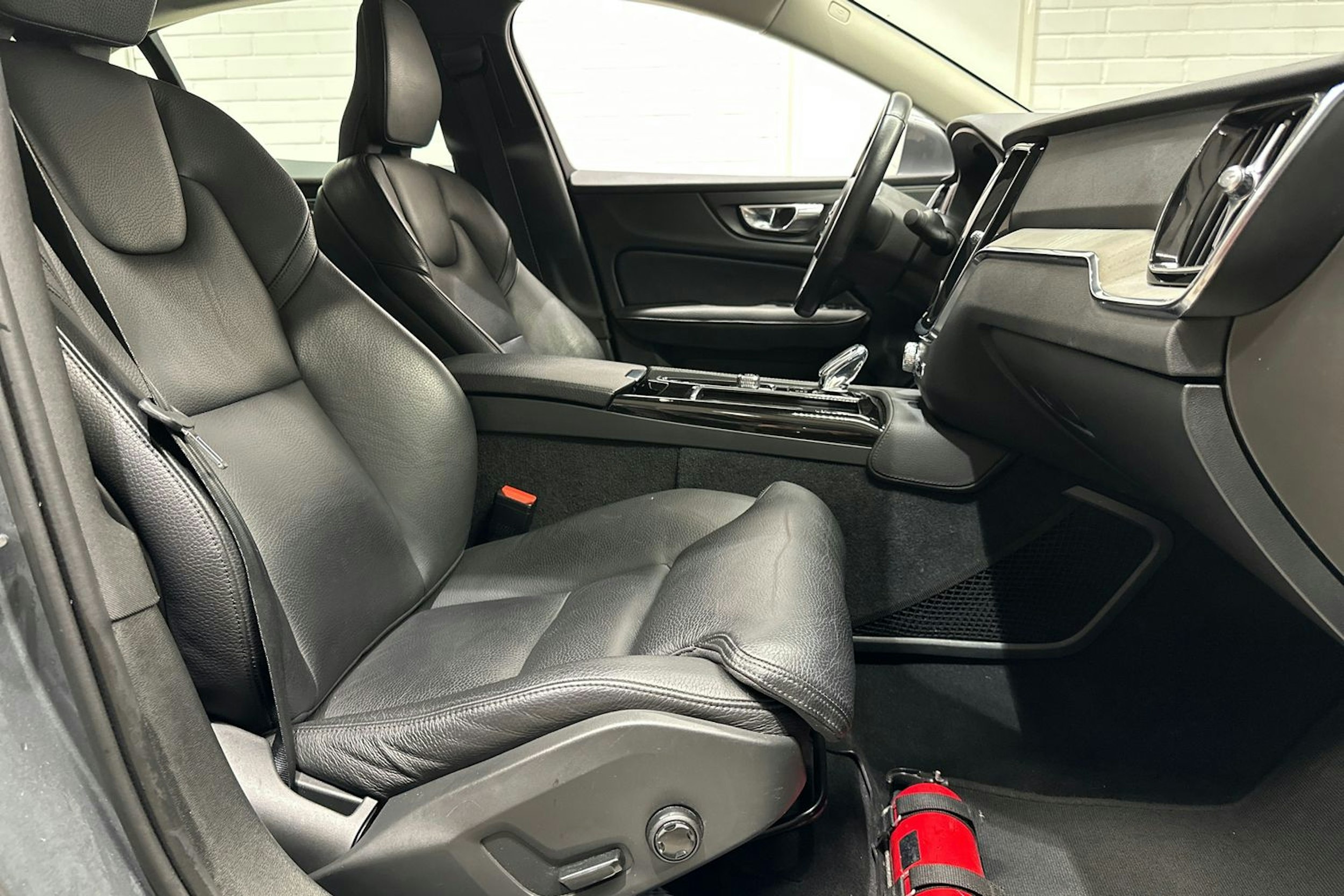 harmaa Volvo S60 2020 kuva 25.