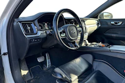 valkoinen Volvo S60 2020 kuva 3.