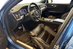 sininen Volvo S60 2021 kuva 8.