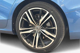 sininen Volvo S60 2021 kuva 12.