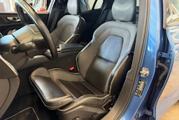 sininen Volvo S60 2021 kuva 16.