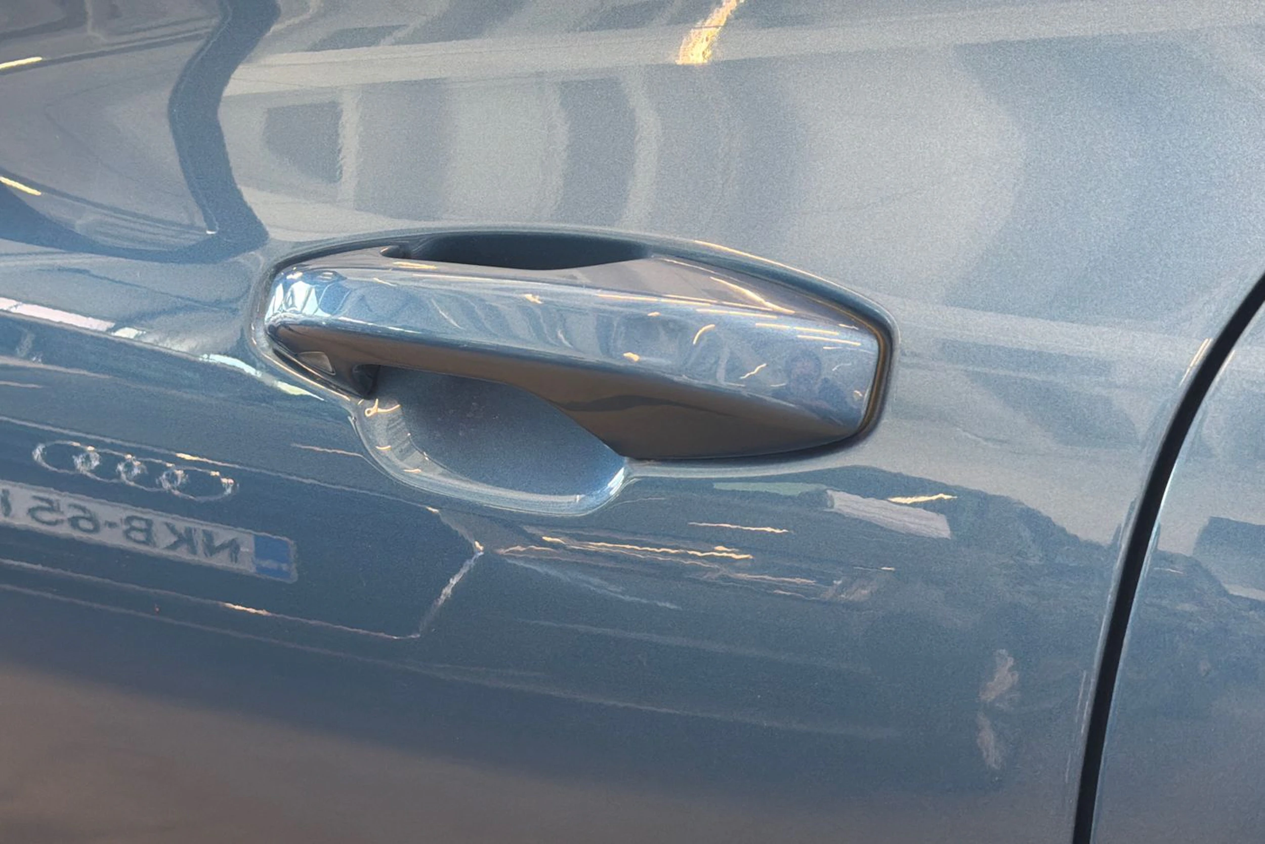 sininen Volvo S60 2021 kuva 17.