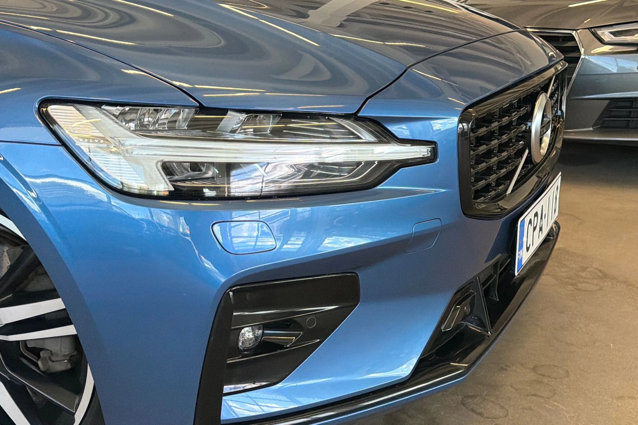 sininen Volvo S60 2021 kuva 25.
