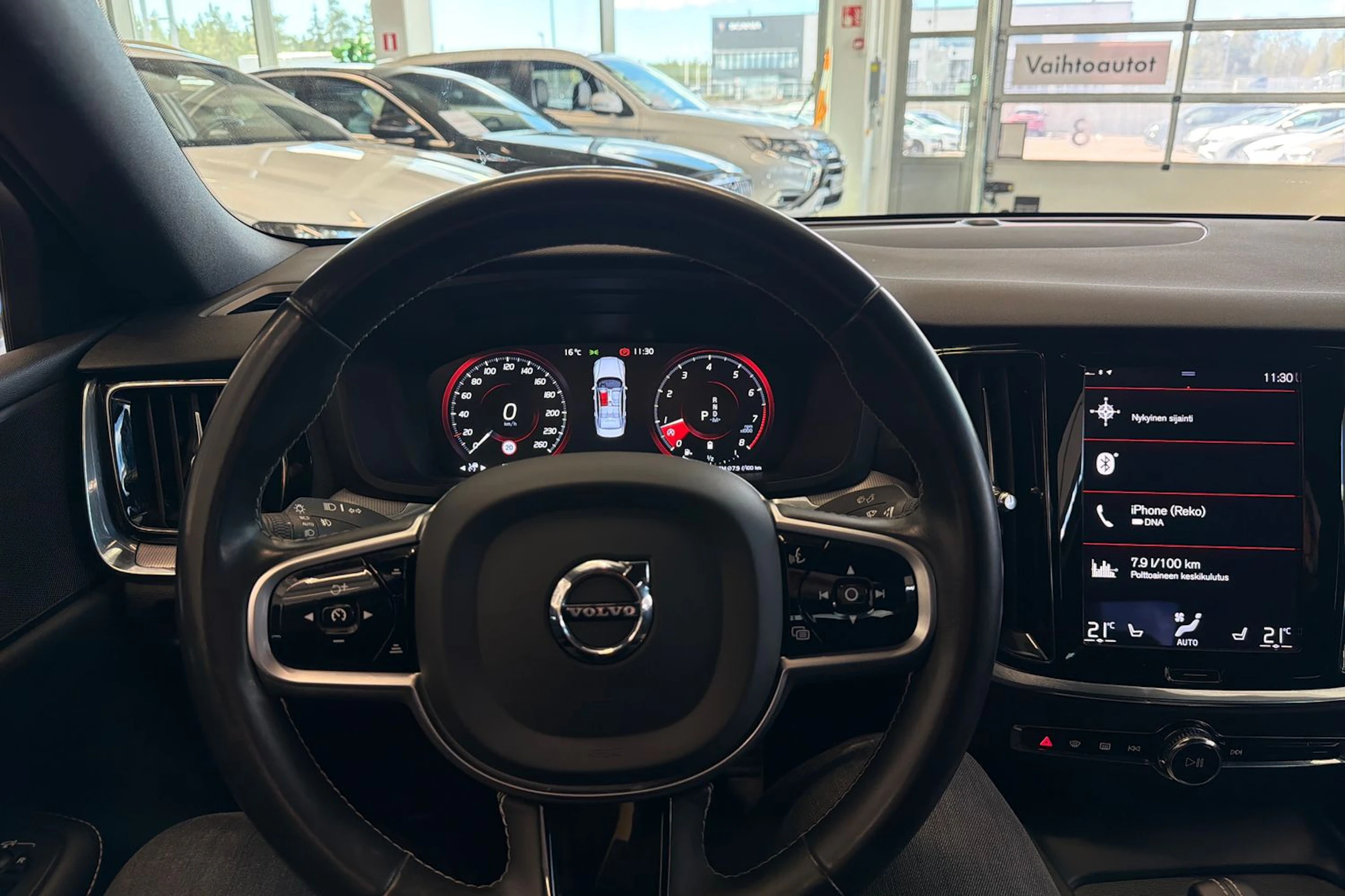 sininen Volvo S60 2021 kuva 29.