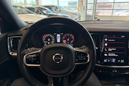 sininen Volvo S60 2021 kuva 29.