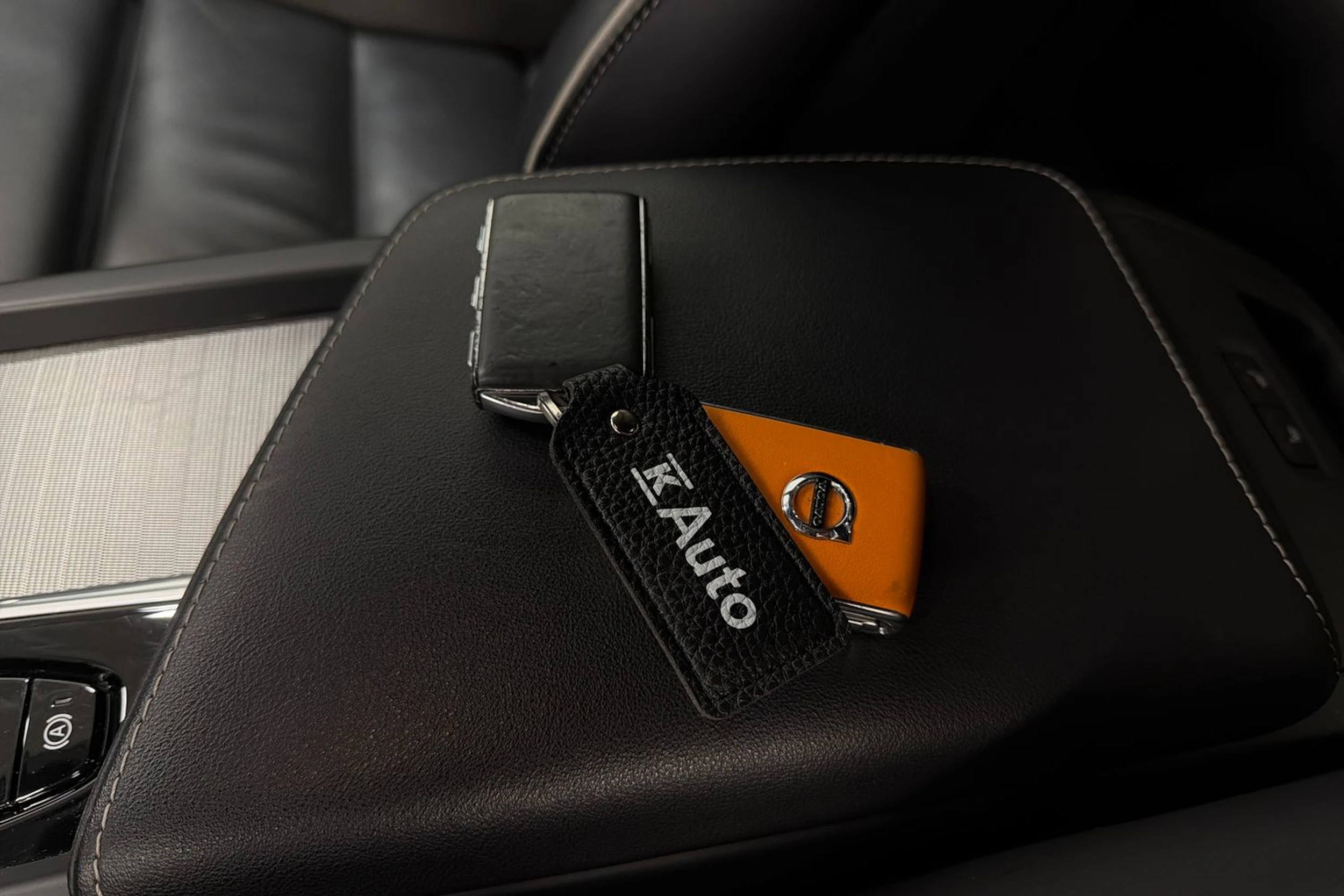 punainen Volvo S60 2021 kuva 31.
