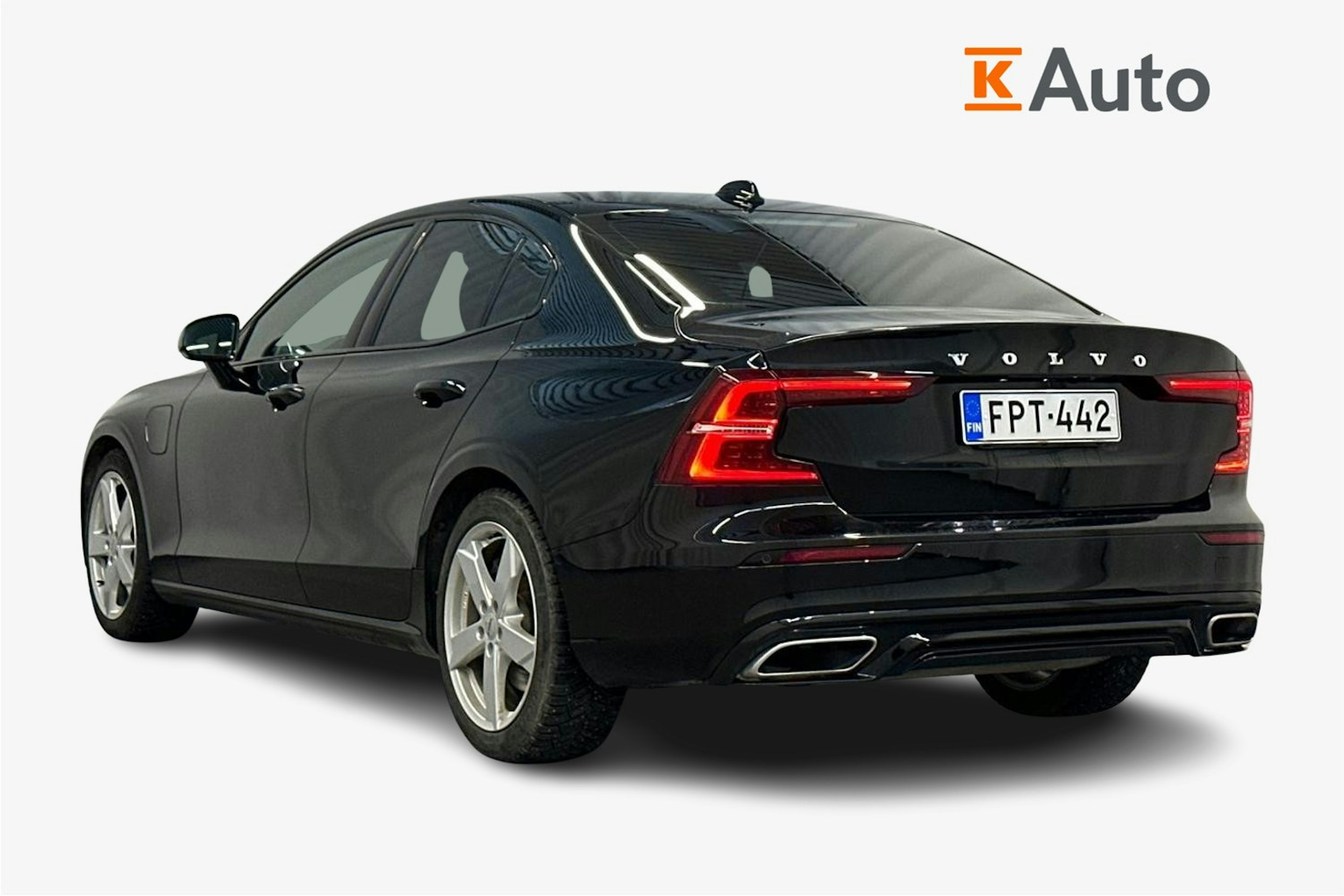 musta Volvo S60 2021 kuva 2.