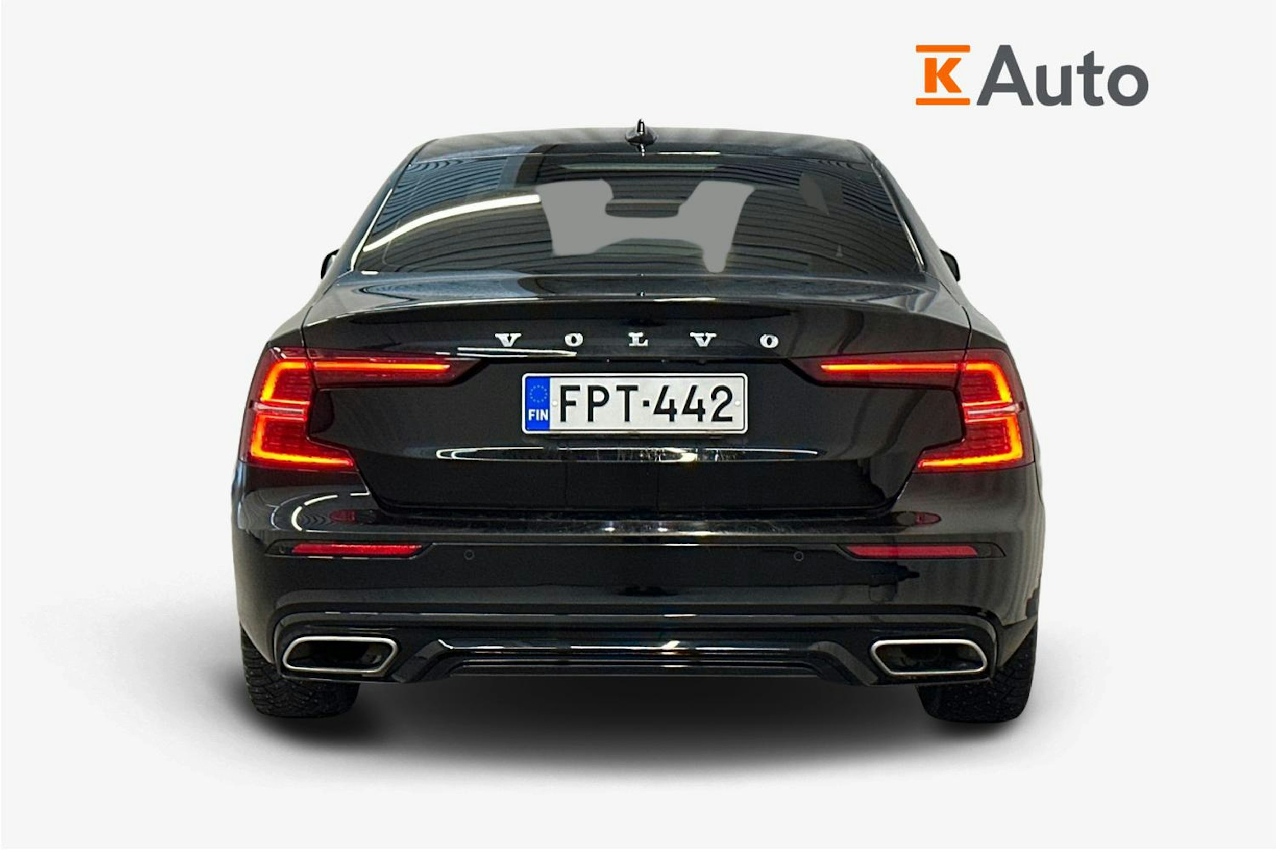 musta Volvo S60 2021 kuva 3.