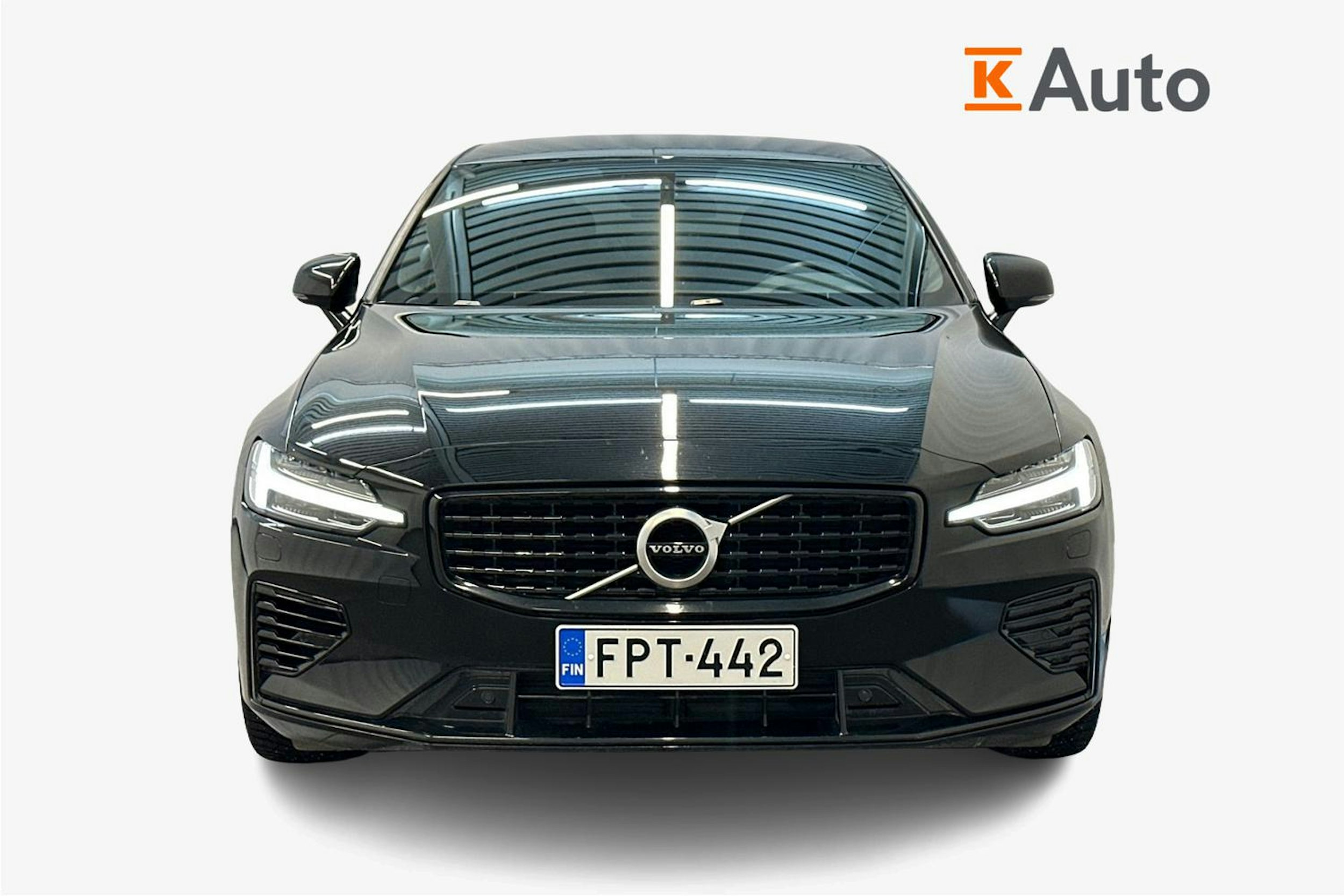 musta Volvo S60 2021 kuva 5.