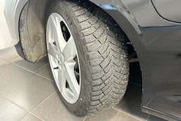 musta Volvo S60 2021 kuva 13.