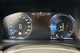 musta Volvo S60 2021 kuva 18.