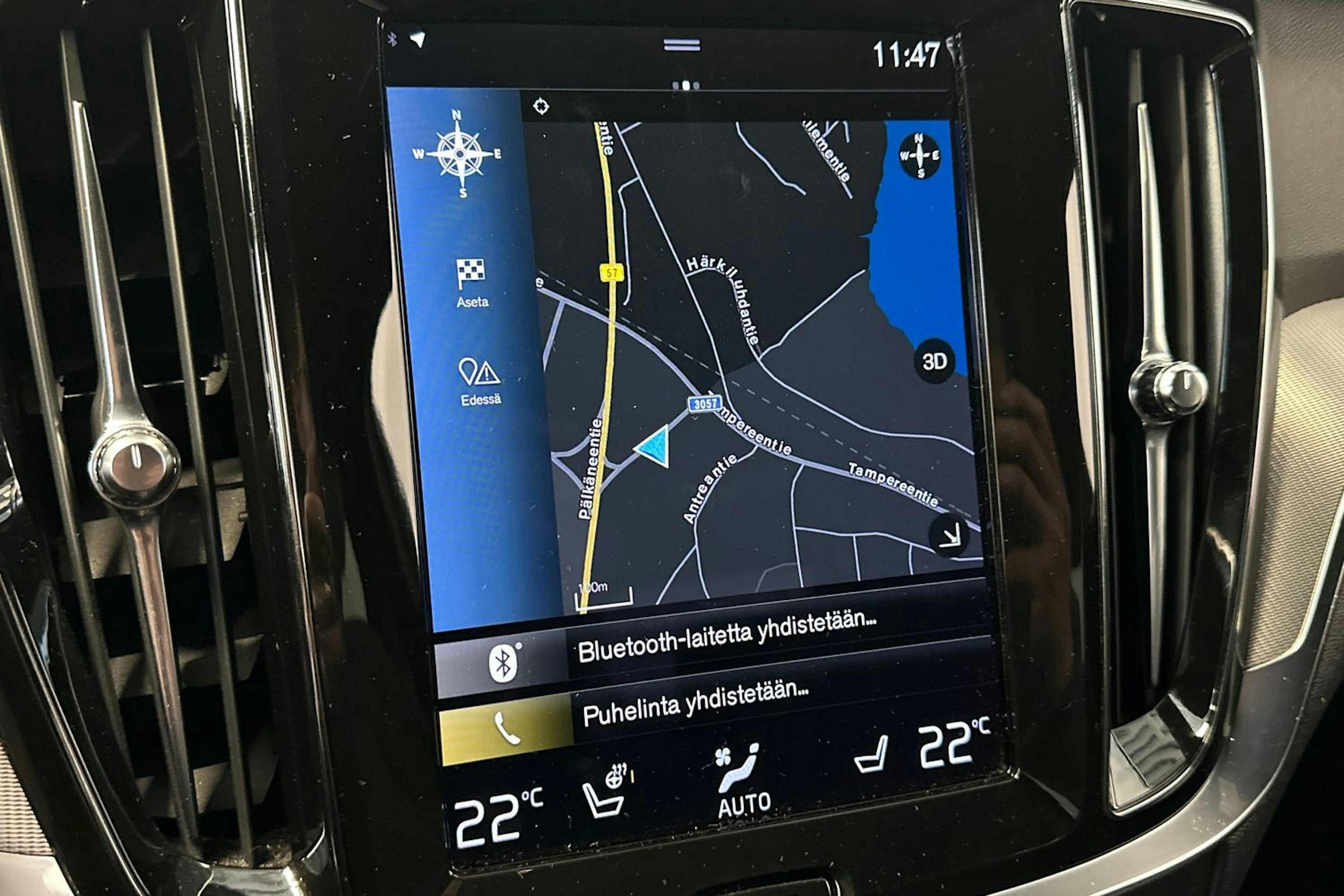 musta Volvo S60 2021 kuva 19.