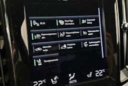 musta Volvo S60 2021 kuva 22.