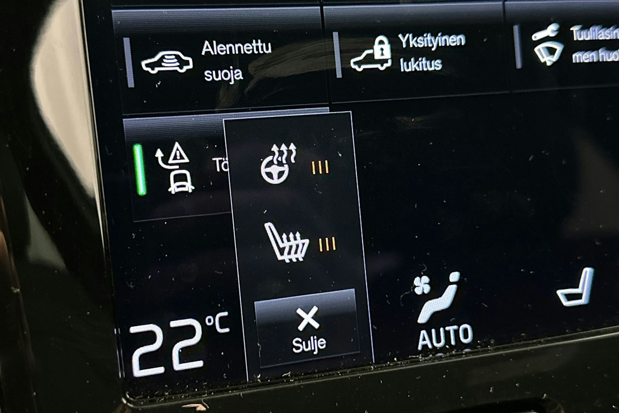 musta Volvo S60 2021 kuva 23.