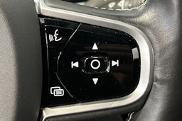 musta Volvo S60 2021 kuva 30.