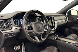 valkoinen Volvo S60 2021 kuva 7.